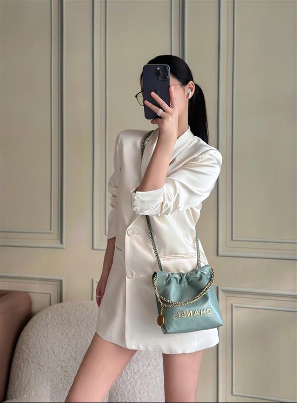 2026127215211152 600